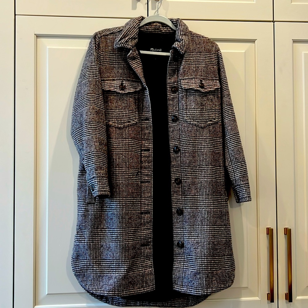 Barely worn made well herringbone jacket!